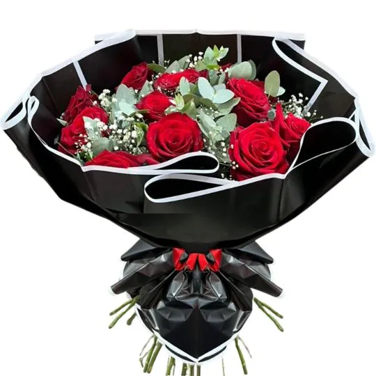 Ramo de 12 rosas rojas black